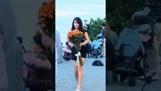 Giving flowers to strangers #flower #foryou #happy #surprise  #roses