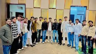 Dost ke  balime me merre purane dost  se milo sab sale harami h yarrr bhut katarnak or kuch sale
