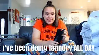 i've been doing laundry ALL DAY | VLOGTOBER DAY 22 | Laura Felicia