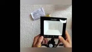 EXTRASTAR Faretti a LED, Ottimo faretto, programmabile, luminosit&agrave; perfetta e prezzo molto convenien