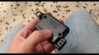 Remplacer le moteur de centralisation / verrouillage du coffre - Renault Clio 2