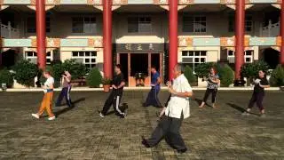 Tai chi primera sesi&oacute;n en el Templo Yuan Heng en el Ecuador