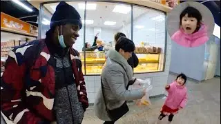 Chinese Kids Scream After Seeing Black Man For the First Time