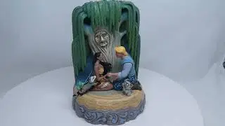 Disney Enesco Traditions Jim Shore Figur: Carved by Heart Pocahontas 6011925