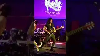Show must go on guitar solo
