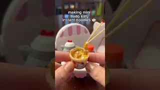 making mini hello kitty instant noodles 🍜 #miniverse #hellokitty