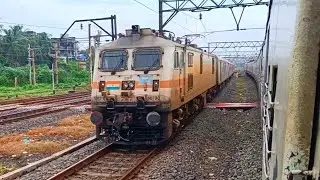 Train Traffic in Highly Busy Rail Route at Howrah Station,EMU Local+Howrah Jaynagar+Duronto Express
