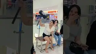 hammer prank to beautyful girl making laugh 🤣