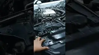 Jaguar Car Mechanic Working Dubai🤩,RMB Garage Dubai UAE #engine #shorts #Automobiles #fur #car