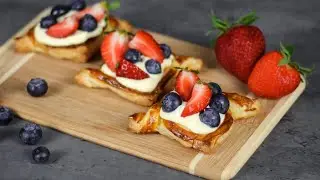 Plundergeb&auml;ck mit Vanillecreme und Erdbeeren | schnelles Dessert