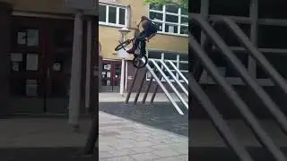 Dan Kruk wild hard 360 #dankruk #bmx #bmxstreet #europe #merrittbmx