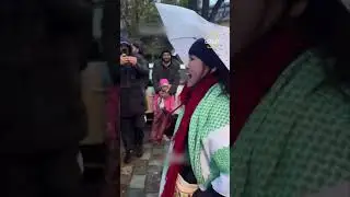 Pro-Palestine protester mocks Israel supporter