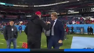 George Kittle ran into Greg Olsen and they immediately started a football drill :))))))