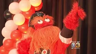 Gritty The Mascot Draws Mixed Reactions From Flyers Fans