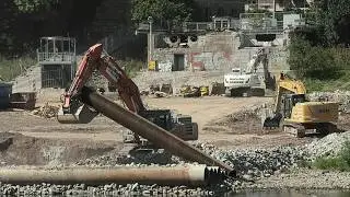 Update Aktuell! Aufr&auml;umen IN der Elbe & Baustra&szlig;e bald verschwunden Carolabr&uuml;cke Dresden 11.8.25