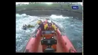 Cullercoats RNLI rescue teenager in heavy seas