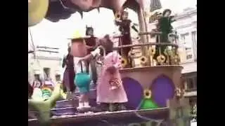 USJ Happy Harmony Christmas Parade and Street Show