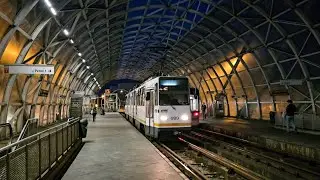 Tramvaiul V3A-93 #099 efectu&acirc;nd Stația Pasajul Basarab, pe Linia 1