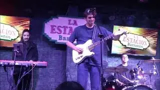 Concierto de Dirk y Alejandro Roca Rey en la Estacion de Barranco