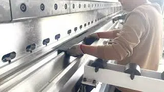 HBS8080 8 meters 800 tons single bending machine by Han's IFT