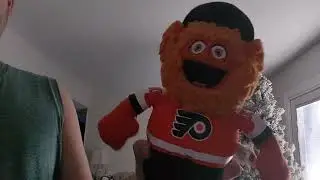 Does Gritty think Iceburgh is someone Big Grit has seen before