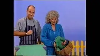 Play School - Pigs and Feet Wednesday (1996) | David James and Benita Collings | 50p