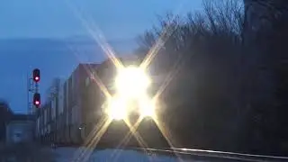C'mon CSX! CSX 798 and 5429 Lead Intermodal Q154 on 12/12/19