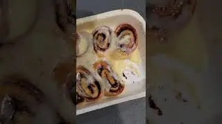 How to warm up your Pizza Hut Triple Box  Cinnamon Buns using your Ninja Foodi XL Pro air oven?