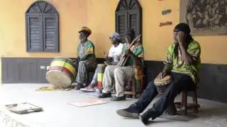 what you can see at burial place of Bob Marley