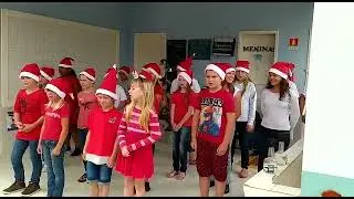 Apresenta&ccedil;&atilde;o de Natal- EMUEF C&oacute;rrego Sim&atilde;o, professora Simone