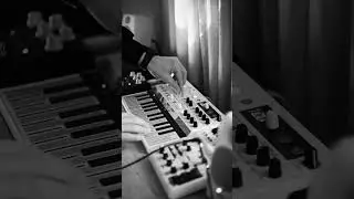 Arturia Microfreak + Astronaut V