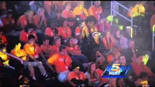 Former Bengals player's foundation rewards hundreds of students