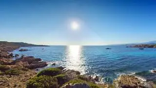 Panorama de la baie de la plage de  Stagnolu &agrave; cot&eacute; de la Tonnara &agrave; Bonifacio en Corse du Sud
