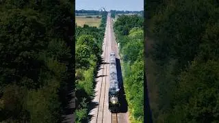 The amazing BIG Boy train shot with a ​⁠@DJI Mavic 3 Pro 7x lens full speed sport mode to keep up!