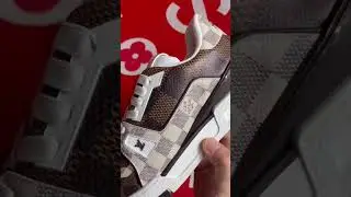 Dm for more information.#sneakerhead #sneaker #sneakerbotting #sneakernews #sneakercon #shoes #lv