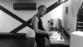 Hard techno mix /w X3la @ Studio X