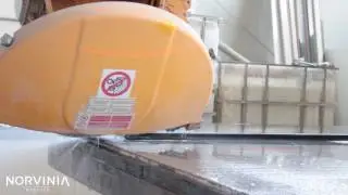 Debitare (tăiere) - blat compozit de cuarț pentru bucătăriile Norvinia