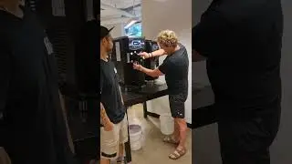 Brullen i91 PRO making a beer soft serve. yeap an alcohol beer soft serve. 🍦🍺
