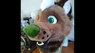 Shaving a fursuit head / rasurando una cabeza de fursuit