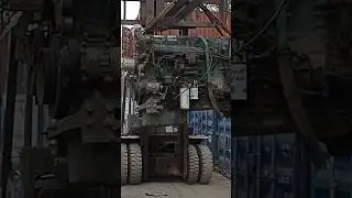 Engine installation, KALMAR Reach Stacker heavy equipment #shorts #mechanic #heavy equipment #kalmar