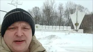 На фотографии: сибирский тигр и уборка снега на нашей даче в Хабаровске, Россия - 1 февраля 2026 г.