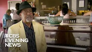 Piano man gets thousands in donations from strangers