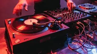 Beginnings of stage show background music||glossymen||