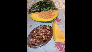 Ab&oacute;bora colhida na ch&aacute;cara fiz uma receita simples mas ficou muito gostosa 🍈😋😋🍈