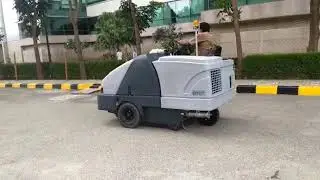 Nilfisk SR1601 sweeper machine for outdoor usage