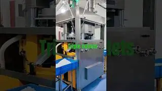 Triple rotary tablet press with three outlets