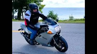 Ducati 900 SS FE Drive By