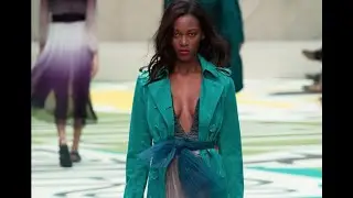 BURBERRY PRORSUM Spring 2015 London - Fashion Channel