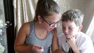 unboxing shopkins LOST LUGGAGE EDITION.  MY FIRST YOUTUBE VID