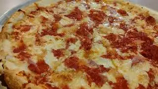 Happy Pizza INC и The Shawnee Room в Плимуте, Пенсильвания &mdash; 24.10.2025 (пицца в гавайском стиле)